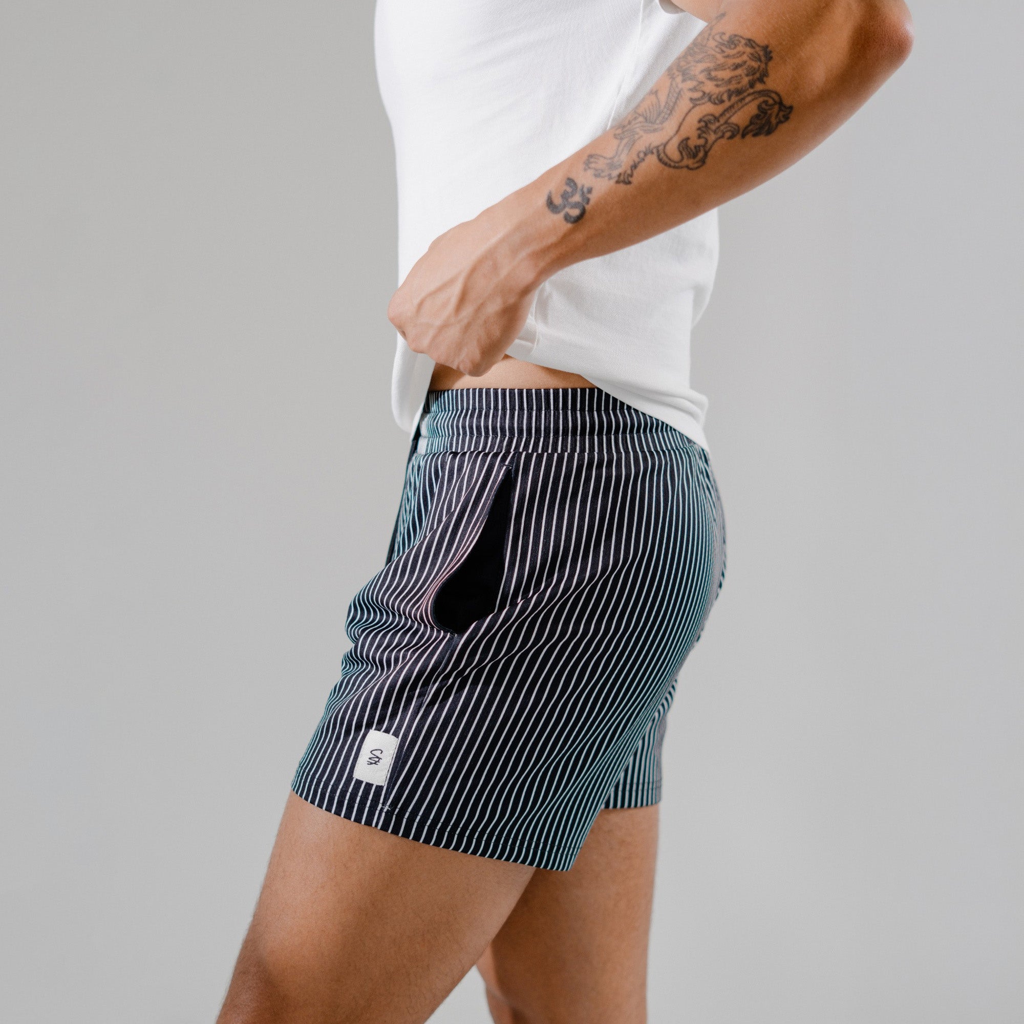 Mesh Shorts 5" Inseam - Black